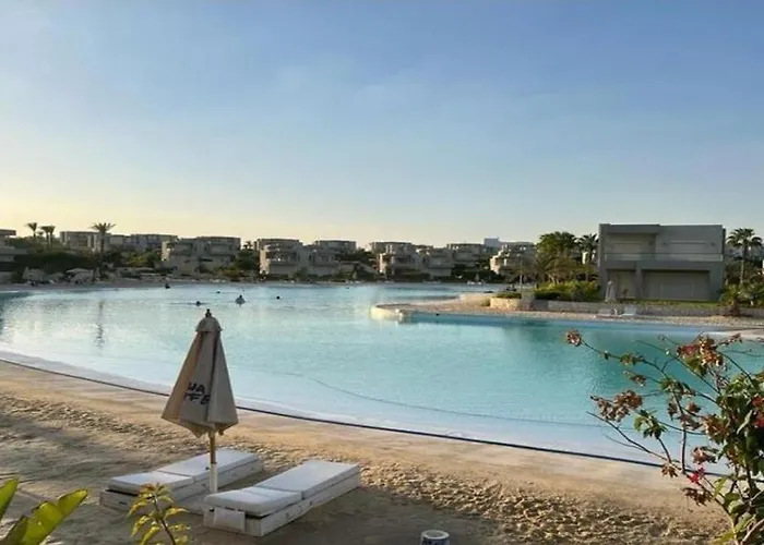 Swing At Cecile 2 Bedroom, Azha, By Little Hut Vacations Apartment *