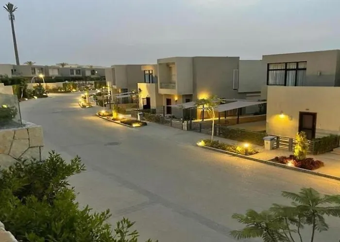 Swing At Cecile 2 Bedroom, Azha, By Little Hut Vacations Apartment Ain Sukhna
