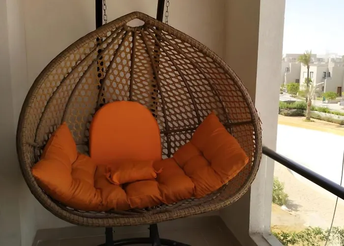 Swing At Cecile 2 Bedroom, Azha, By Little Hut Vacations Apartment Ain Sukhna